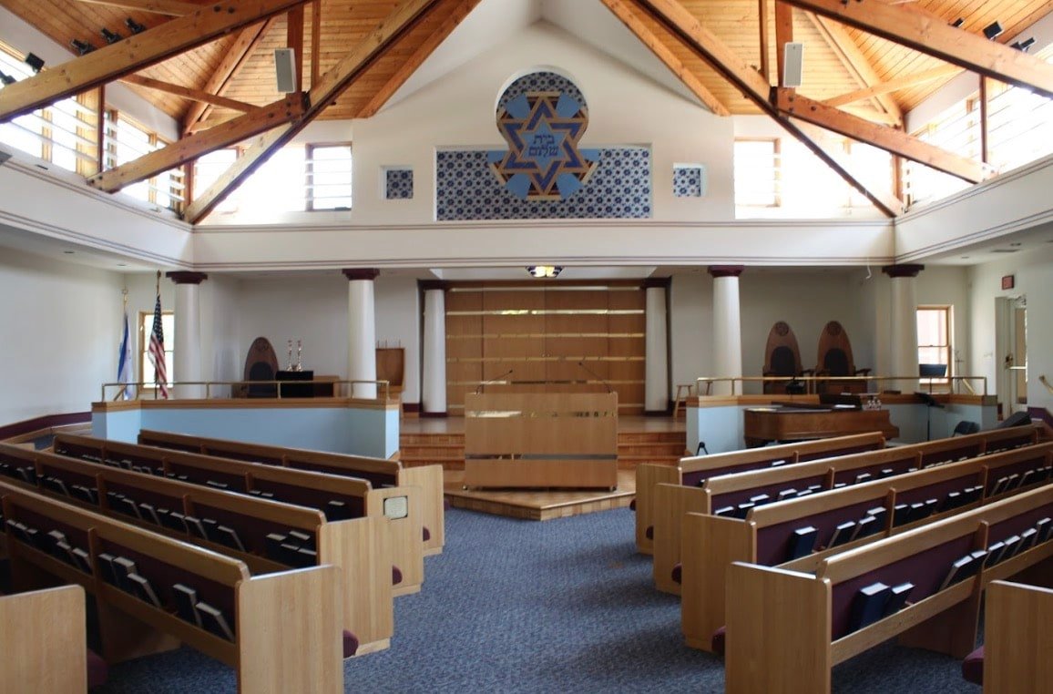 photograph of a synagogue